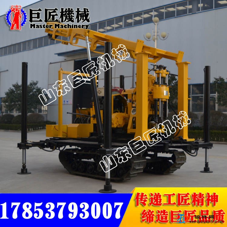 巨匠廠(chǎng)家直銷(xiāo)履帶水井鉆機(jī)路況在難走履帶打井機(jī)也行
