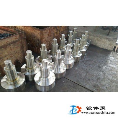 供應(yīng)各類鍛件，軸，齒輪，法蘭，四通閥體，模塊，高速鋼，管道等