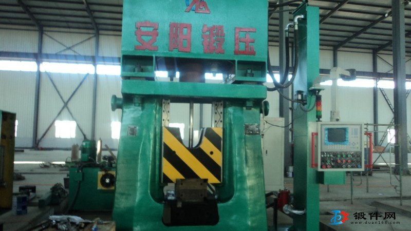 數(shù)控錘打擊能量125KJC92K系列數(shù)控錘安陽鍛壓生產(chǎn)