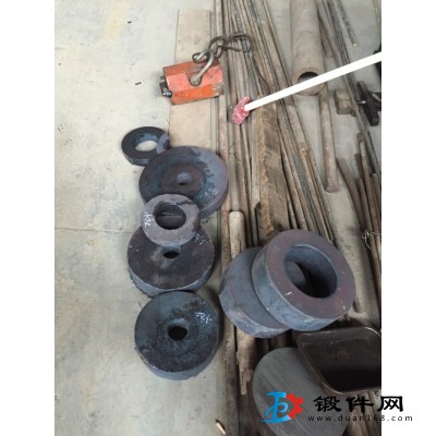 各種軸類，齒輪，法蘭，破碎機偏心軸，圓錐軸