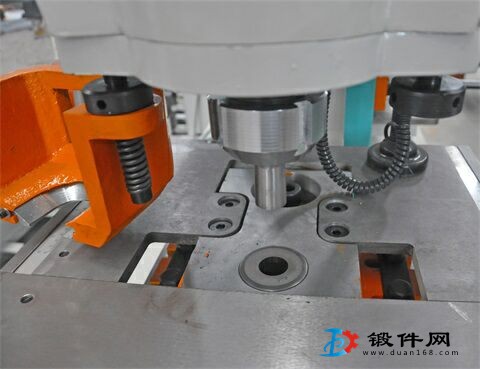 P-160液壓沖孔機(jī) 160噸液壓沖床