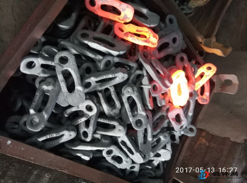 提供挖掘機履帶底盤鏈