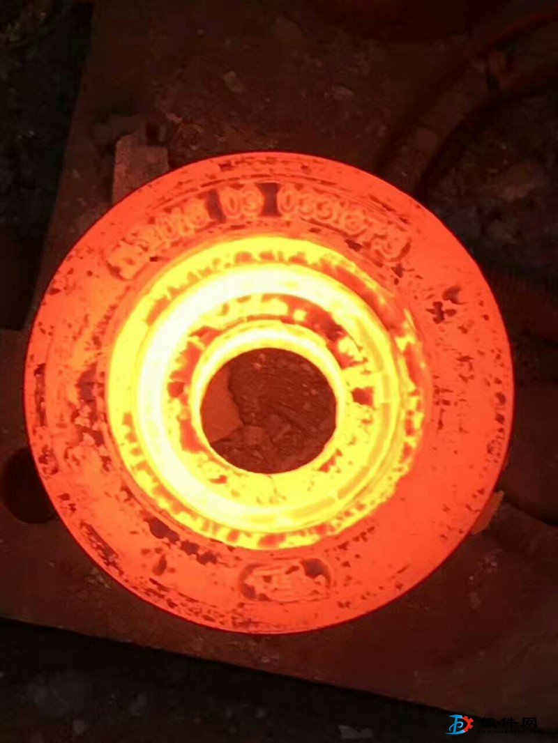 提供挖掘機履帶底盤支